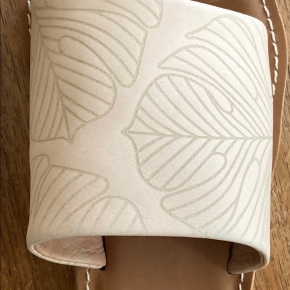 OluKai Nohie Olu Tapioca Leather Slide Sandals - Picture 4 of 5